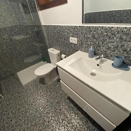 Apartment Con Piscina E Vista Mare L102 *