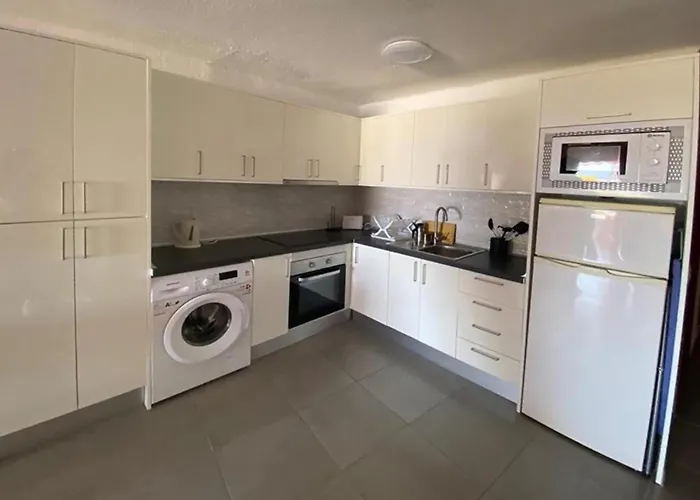 Appartement Primo Piano Con Vista Piscina E Parziale Vista Mare